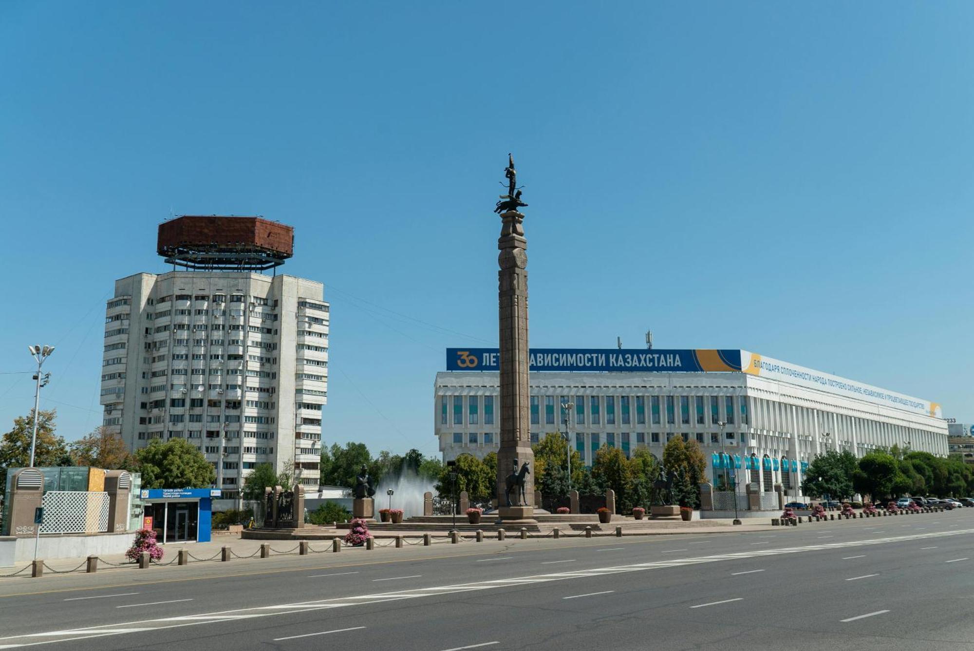Nadezhda Apartments In Touristic Area, On The Dostyk Avenue 89 Алмати Екстер'єр фото